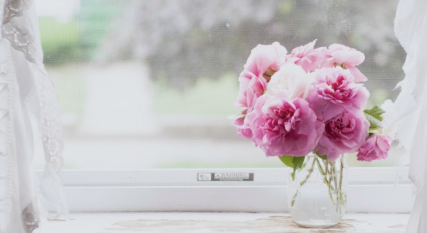 54ff22514a729-flowers-windowsill-calm-de-2